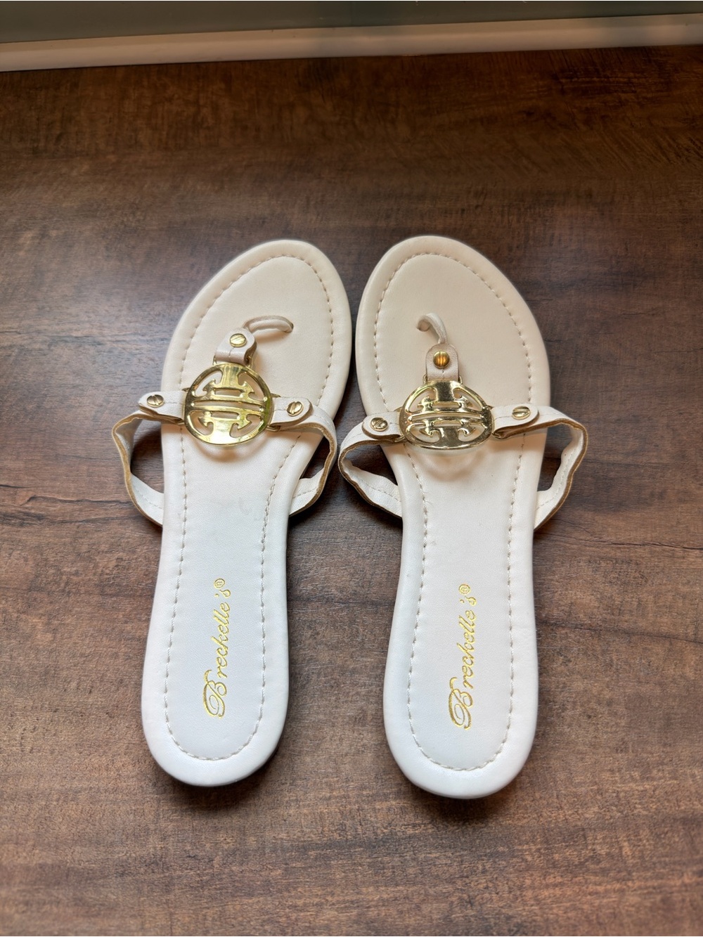 Breckelles White Gold-Embellished Thong Sandals 8.5
